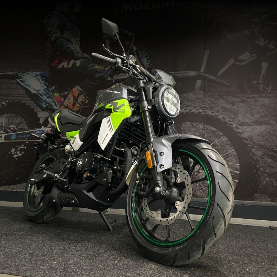 Barton Naked 125 je na voljo tudi v Nyíregyházi!