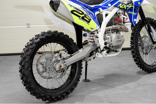 jaszmotor_webshop_barton_nxt_250_dirt_bike_cross_motor_21"-18"_kerekekkel_(Új)_-_kek-feher-sarga galéria