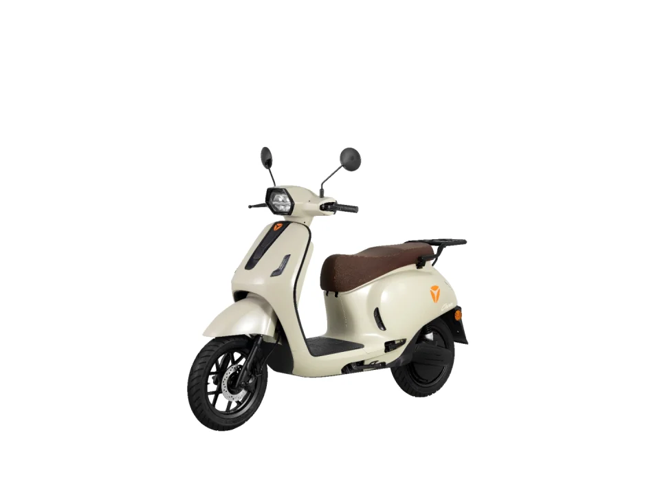 jaszmotor_webshop_yadea_owin_lfp_elektromos_robogo_2800w,_72v,_30ah,_45_km_h,_litium_(Új)_-_matt_kremfeher