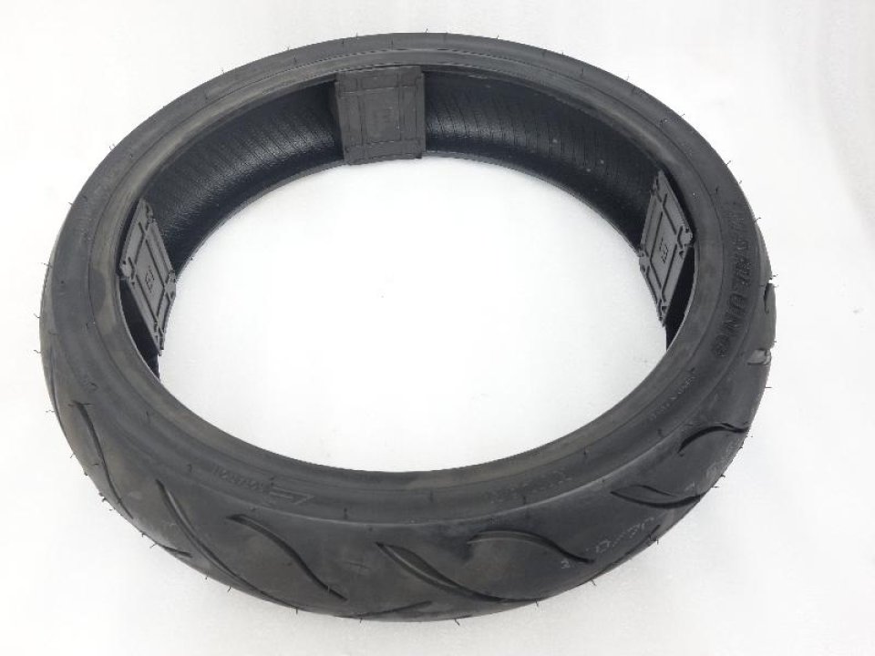 jaszmotor_webshop_kulso_gumi_elso_110__70-17_barton_naked_125