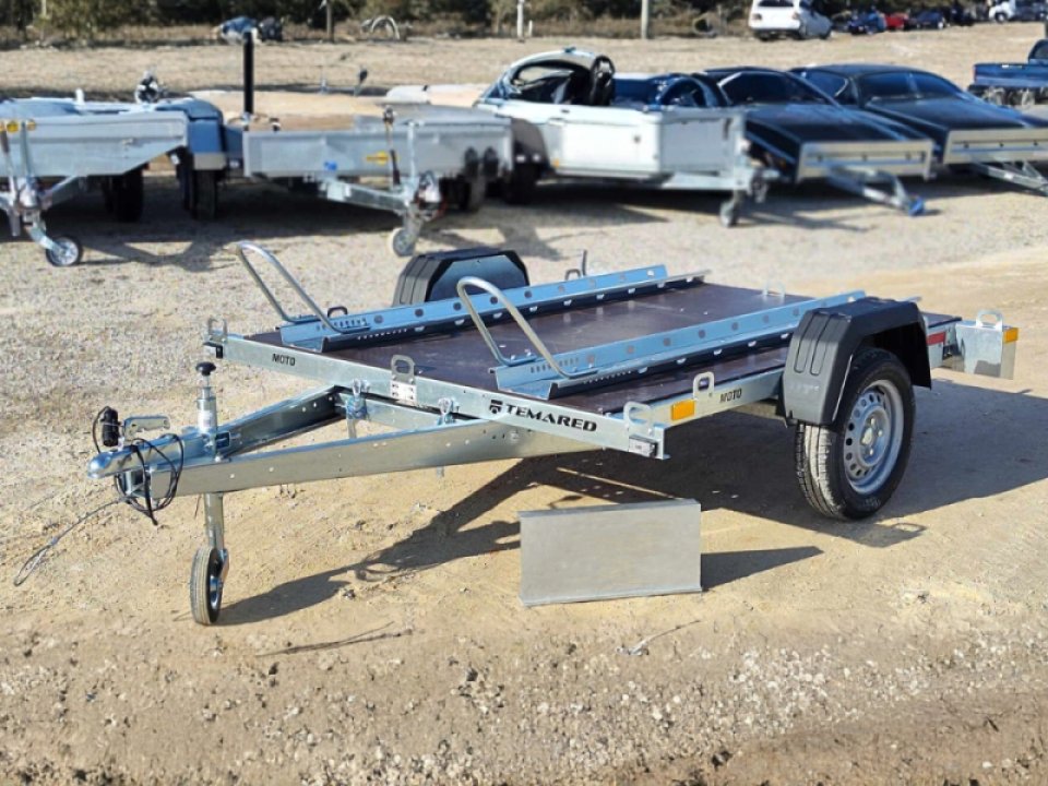 jaszmotor_webshop_temared_moto_2_motorszallito_utanfuto_belessel_220x155_cm,__750kg