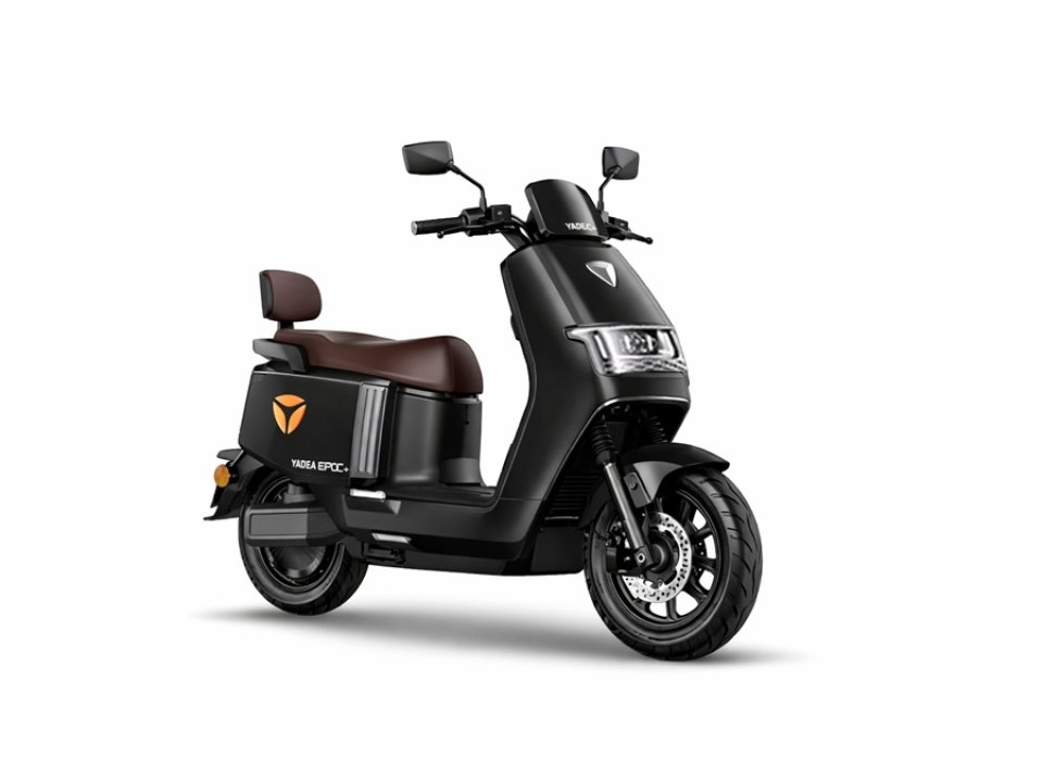 Yadea EPOC elektromos robogó 3200W, 72V, 38AH, Grafén (ÚJ) - Fekete