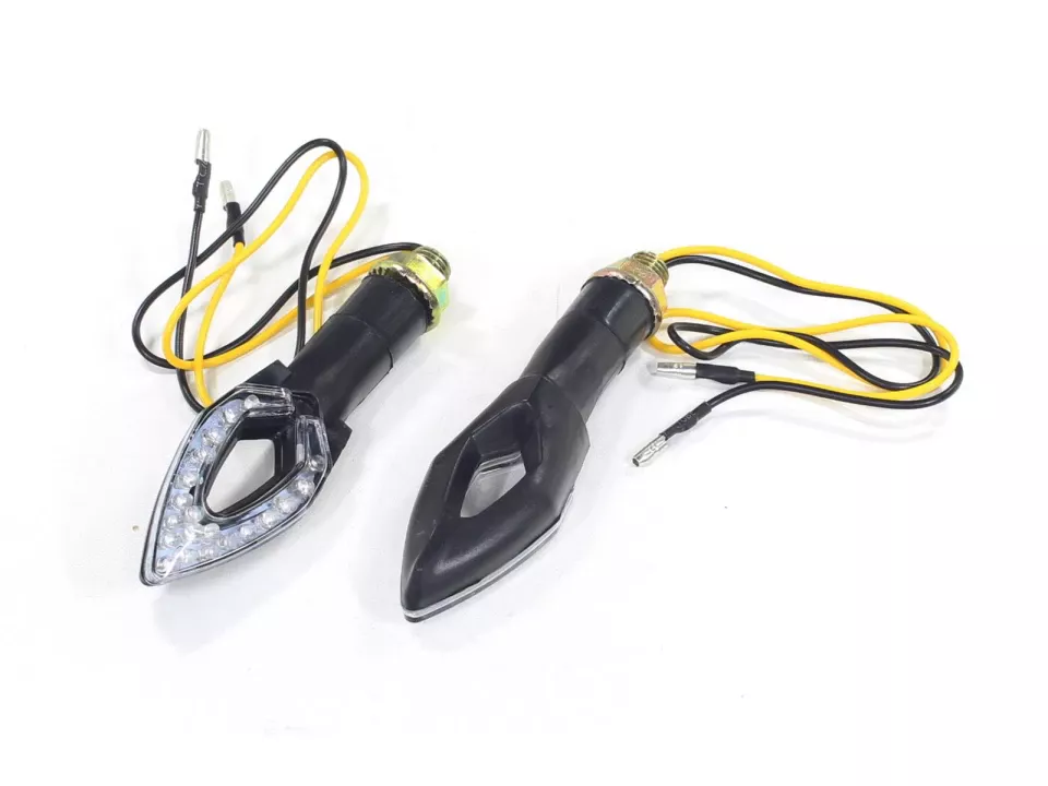 jaszmotor_webshop_index_par_led-es_fekete_(nyil,_20_led-es,_tip2)