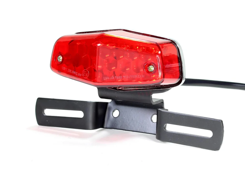 jaszmotor_webshop_lampa_hatso_led_(ftc-3009)