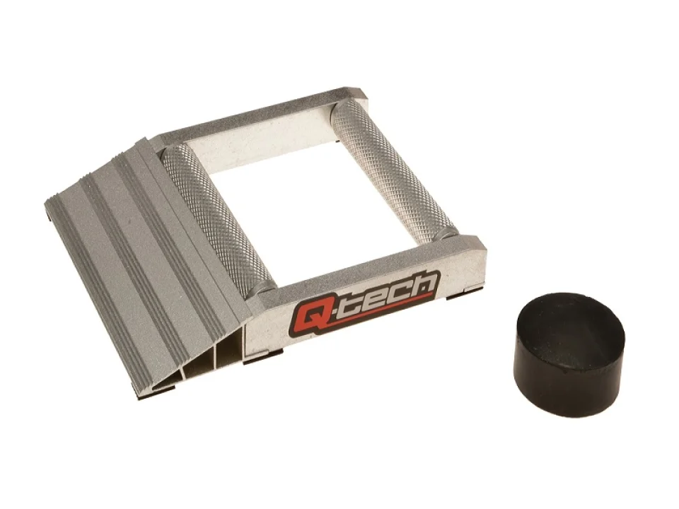 jaszmotor_webshop_q-tech_-_hatso_gorgos_motorkerekpar_tarto_allvany