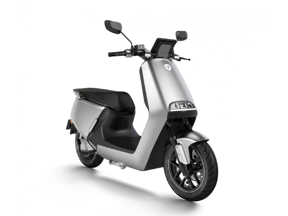 jaszmotor_webshop_z-tech_zt-22_g5_elektromos_robogo_(2300w,_60v,_31ah,_li-ion)