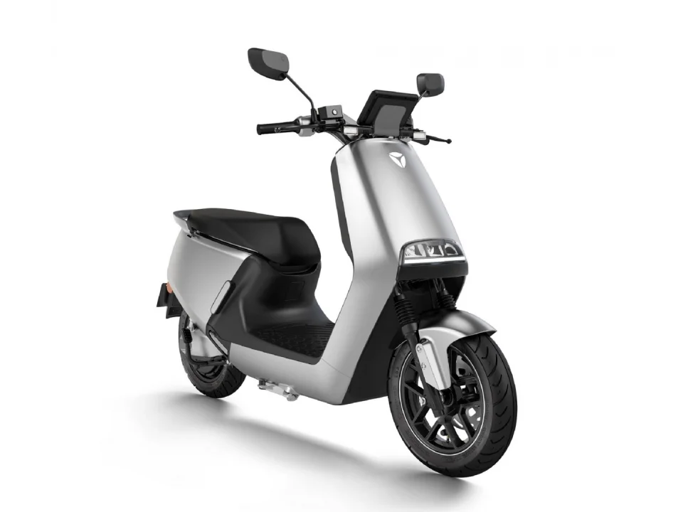 jaszmotor_webshop_z-tech_zt-22_g5_elektromos_robogo_(2300w,_60v,_31ah,_li-ion)