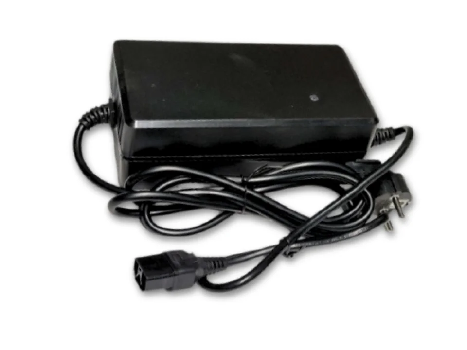 jaszmotor_webshop_grafen_akkumulator_gyorstolto_72v_20a_(10a)