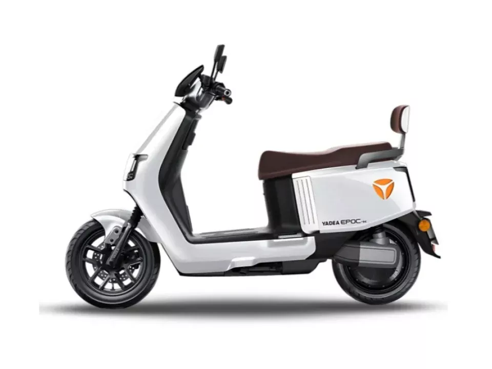 jaszmotor_webshop_yadea_epoc_elektromos_robogo_3200w,_72v,_38ah,_grafen_(Új)_-_feher