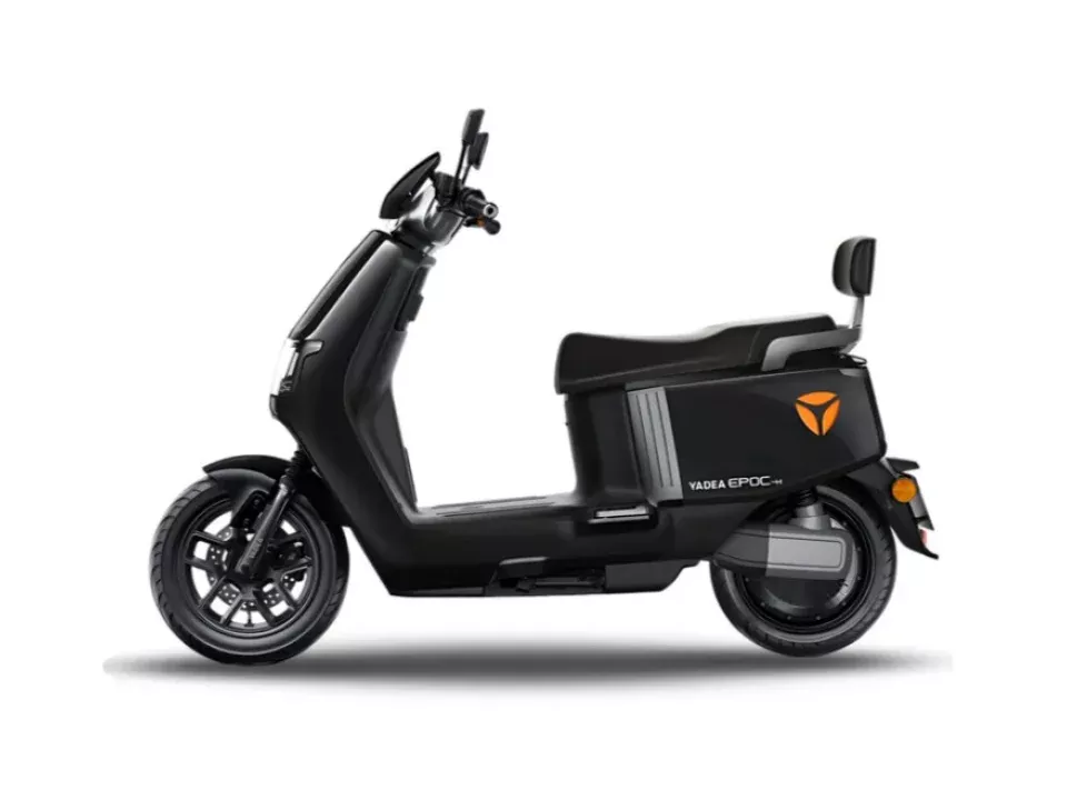 jaszmotor_webshop_yadea_epoc_elektromos_robogo_3200w,_72v,_38ah,_grafen_(Új)_-_fekete