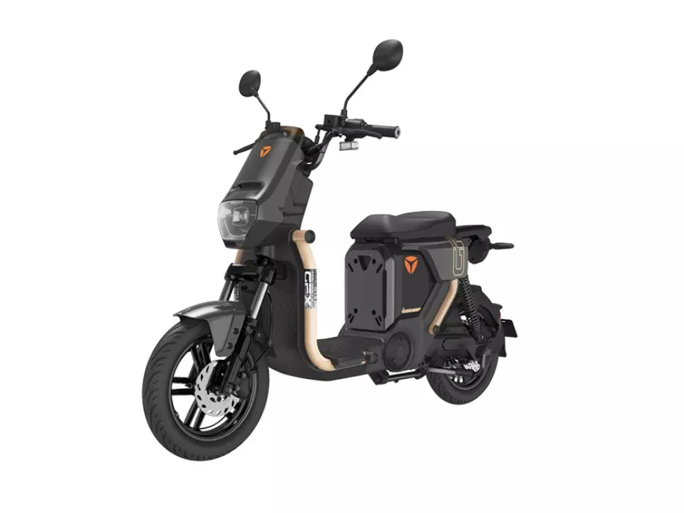 jaszmotor_webshop_yadea_gfx_elektromos_robogo_1200w,_48v,_24ah,_litium_(Új)_-_fekete