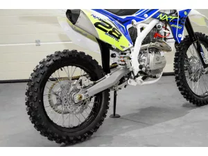 jaszmotor_webshop_barton_nxt_250_dirt_bike_cross_motor_21"-18"_kerekekkel_(Új)_-_feher-kek-sarga galéria