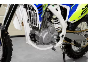 jaszmotor_webshop_barton_nxt_250_dirt_bike_cross_motor_21"-18"_kerekekkel_(Új)_-_feher-kek-sarga galéria