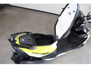 jaszmotor_webshop_barton_energy_2.0_elektromos_robogo_(Új)_-_feher-sarga galéria