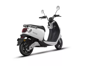 jaszmotor_webshop_z-tech_zt-23-a_crystal_elektromos_robogo_(1800w,_60v,_20ah,_li-ion) galéria