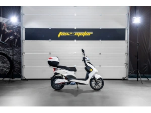 jaszmotor_webshop_z-tech_zt-27_warrior_elektromos_robogo_(900w,_48v,_12ah,_Ólomsavas) galéria