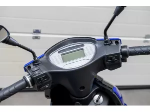 jaszmotor_webshop_z-tech_zt-27_warrior_elektromos_robogo_(900w,_48v,_12ah,_Ólomsavas) galéria