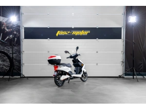 jaszmotor_webshop_z-tech_zt-27-b_warrior_elektromos_robogo_(900w,_48v,_20ah,_grafen) galéria