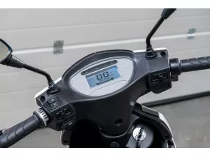 jaszmotor_webshop_z-tech_zt-27-b_warrior_elektromos_robogo_(900w,_48v,_20ah,_grafen) galéria