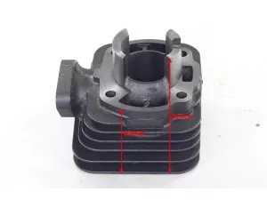 jaszmotor_webshop_hengerszett_2t,_50ccm,_39_mm_sym_jet__mask__red_devil__shark_(12_mm-es_csapszeg)_(leghuteses)_-_mr galéria