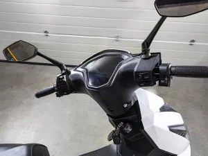 jaszmotor_webshop_z-tech_zt-52b_elektromos_robogo_(1870w,_60v,_23ah,_grafen) galéria