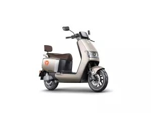 jaszmotor_webshop_yadea_epoc_elektromos_robogo_3200w,_72v,_38ah,_grafen_(Új)_-_arany galéria