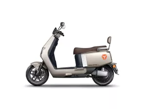 jaszmotor_webshop_yadea_epoc_elektromos_robogo_3200w,_72v,_38ah,_grafen_(Új)_-_arany galéria