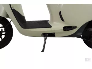 jaszmotor_webshop_yadea_owin_elektromos_robogo_2700w,_72v,_25ah,_grafen_(Új)_-_acelkek galéria
