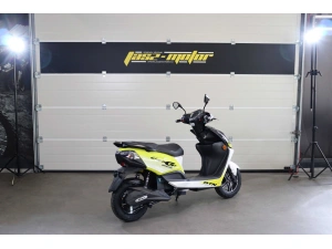 jaszmotor_webshop_barton_energy_2.0_elektromos_robogo_(Új)_-_feher-sarga galéria