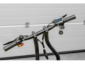 jaszmotor_webshop_highper_hpi58_elektromos_roller_(Új)_-_fekete galéria