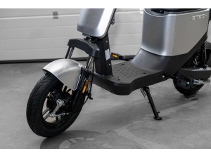 jaszmotor_webshop_z-tech_zt-05-a_u3_elektromos_robogo_(350w,_48v,_13ah,_Ólomsavas) galéria