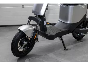 jaszmotor_webshop_z-tech_zt-05-al_u3lithium_elektromos_robogo_(350w,_48v,_12ah,_li-ion) galéria