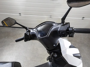 jaszmotor_webshop_z-tech_zt-52b_elektromos_robogo_(1870w,_60v,_23ah,_grafen) galéria