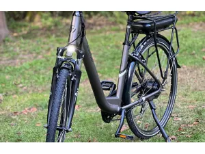 jaszmotor_webshop_barton_e-city_elektromos_kerekpar_28"-os_kerekkel_-_(250w,_36v,_14.5ah,_li-ion) galéria