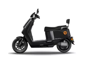 jaszmotor_webshop_yadea_epoc_elektromos_robogo_3200w,_72v,_38ah,_grafen_(Új)_-_fekete galéria