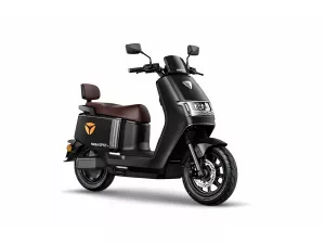 jaszmotor_webshop_yadea_epoc_elektromos_robogo_3200w,_72v,_38ah,_grafen_(Új)_-_fekete galéria