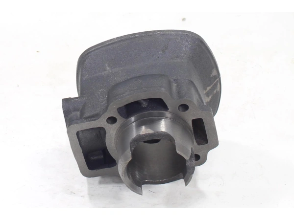 jaszmotor_webshop_hengerszett_piaggio_nrg,_mc1-mc3__gilera_2t_50ccm,_40mm_(12mm-es_csapszeg)_(4_szogletu)_(vizhuteses)_-_mr galéria