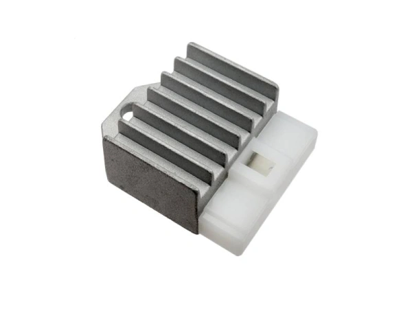 jaszmotor_webshop_feszultseg_szabalyzo_yamaha__minarelli__aprilia__suzuki_-_moretti galéria