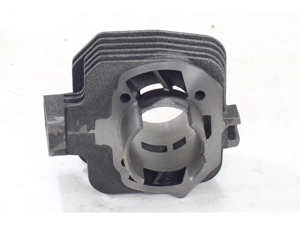 jaszmotor_webshop_hengerszett_peugeot_peugeot_ludix_vivacity_ac_(47mm.70ccm)_fekvohenger_(mr) galéria