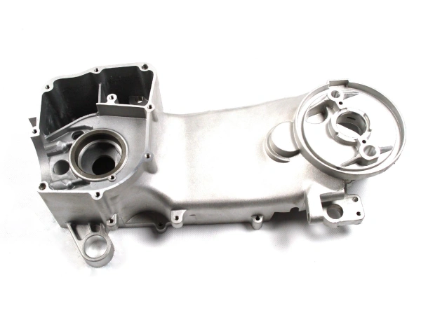 jaszmotor_webshop_blokkfel_(bal_oldali)_barton_b-max_125ccm_(befecskendezos)_-_moretti galéria