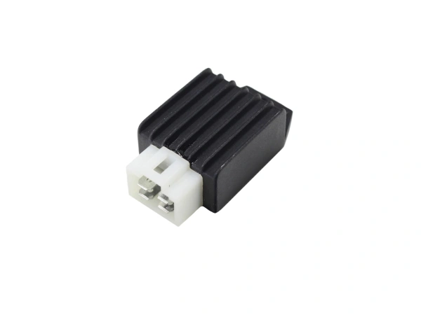 jaszmotor_webshop_feszultseg_szabalyzo_4t,_gy6_50ccm_kinai_robogohoz galéria