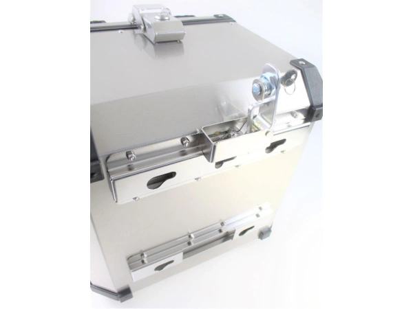 jaszmotor_webshop_doboz_szett,_3_reszes_benelli_502x_(aluminium)_-_126l_-_power_force galéria