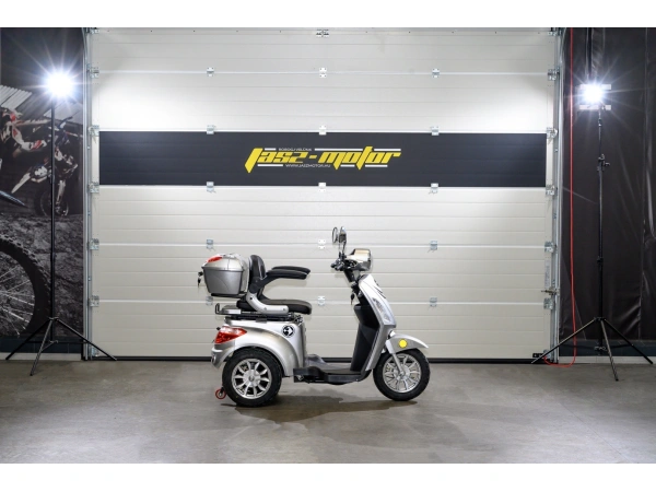 jaszmotor_webshop_barton_tres_elektromos_haromkereku_robogo_(Új)_-_ezust galéria