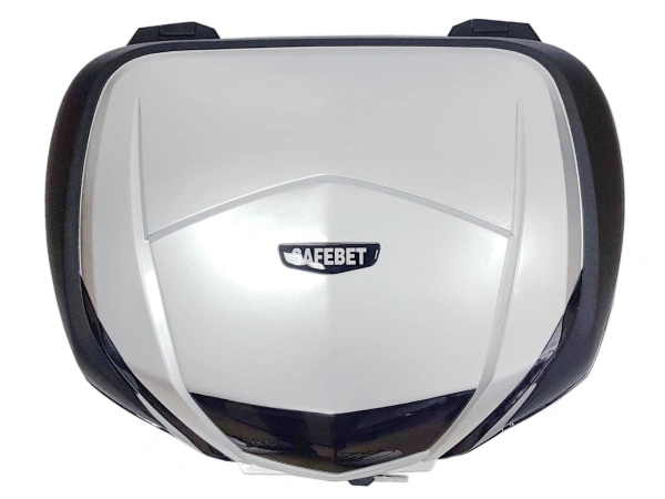 jaszmotor_webshop_univerzalis,_motorra_szerelheto_hatso_doboz_feklampaval_(fekete_-_ezust) galéria