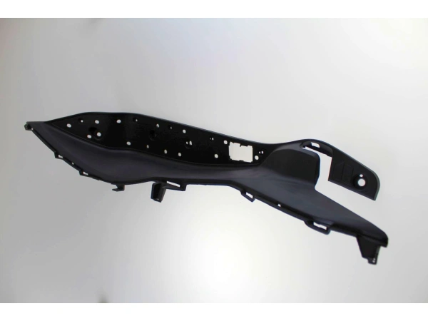 jaszmotor_webshop_labtarto_burkolat_jobb_honda_pcx_125__150ccm_(fekete)_(gyari_honda_alkatresz) galéria