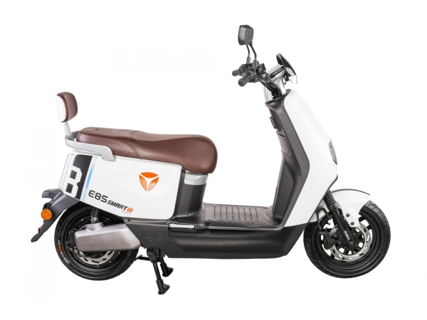 jaszmotor_webshop_z-tech_zt-33a_e8_elektromos_robogo_(2300w,_72v,_23ah,_grafen_+_gyorstolto) galéria