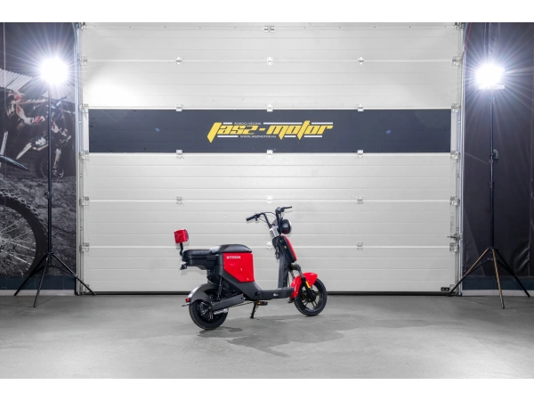 jaszmotor_webshop_z-tech_zt-05-a_u3_elektromos_robogo_(350w,_48v,_13ah,_Ólomsavas) galéria