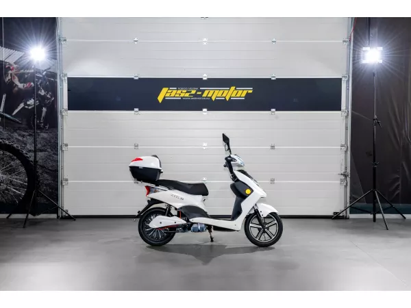 jaszmotor_webshop_z-tech_zt-27_warrior_elektromos_robogo_(900w,_48v,_12ah,_Ólomsavas) galéria