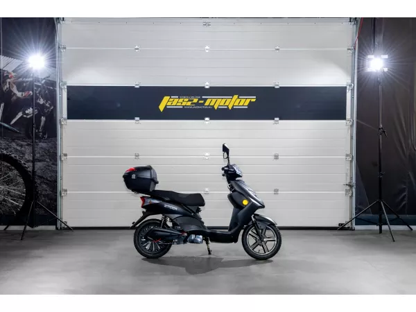 jaszmotor_webshop_z-tech_zt-27_warrior_elektromos_robogo_(900w,_48v,_12ah,_Ólomsavas) galéria