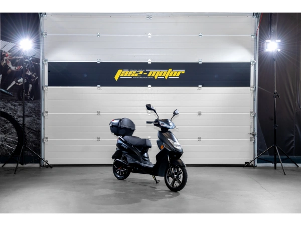 jaszmotor_webshop_z-tech_zt-27-c_warrior_elektromos_robogo_(900w,_48v,_20ah,_Ólomsavas) galéria
